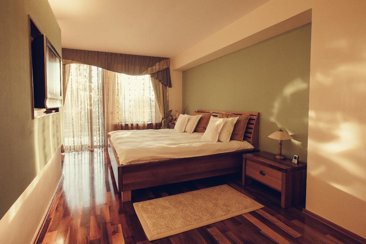 Denisa Boutique Hotel Пояна Брашов Екстериор снимка