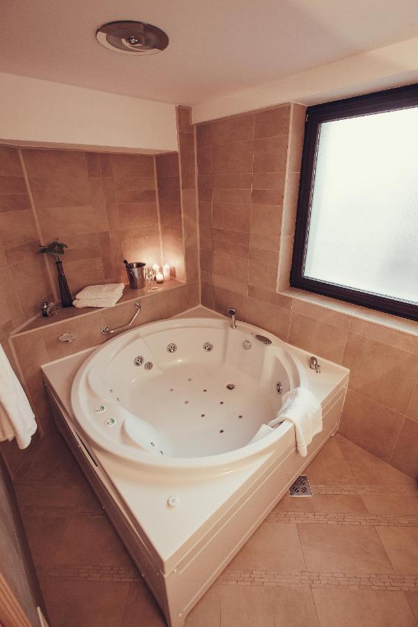 Denisa Boutique Hotel Пояна Брашов Екстериор снимка