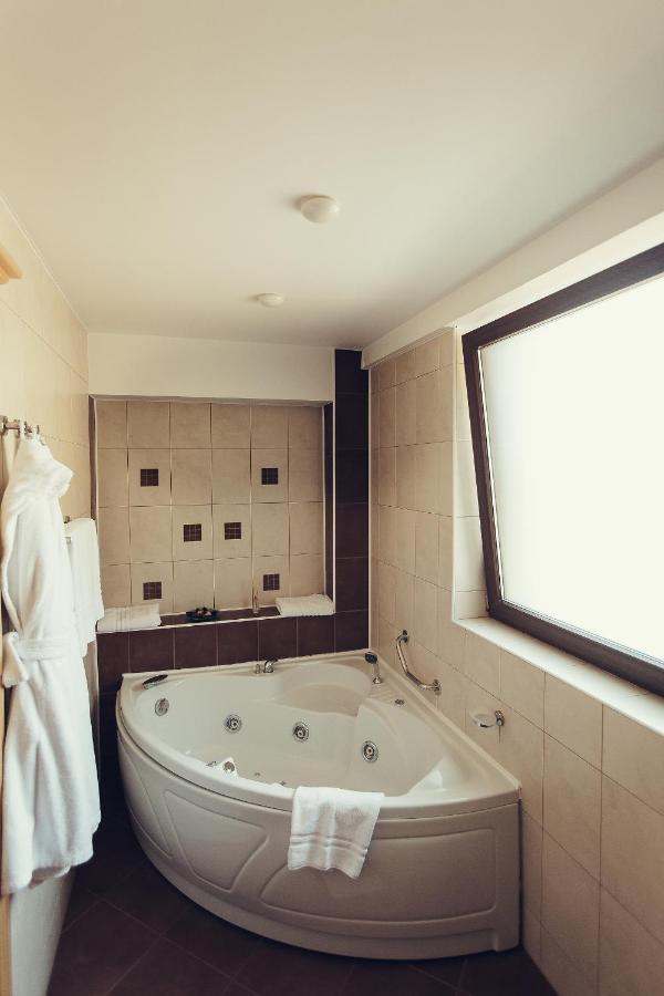 Denisa Boutique Hotel Пояна Брашов Екстериор снимка