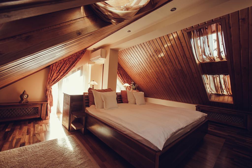 Denisa Boutique Hotel Пояна Брашов Екстериор снимка