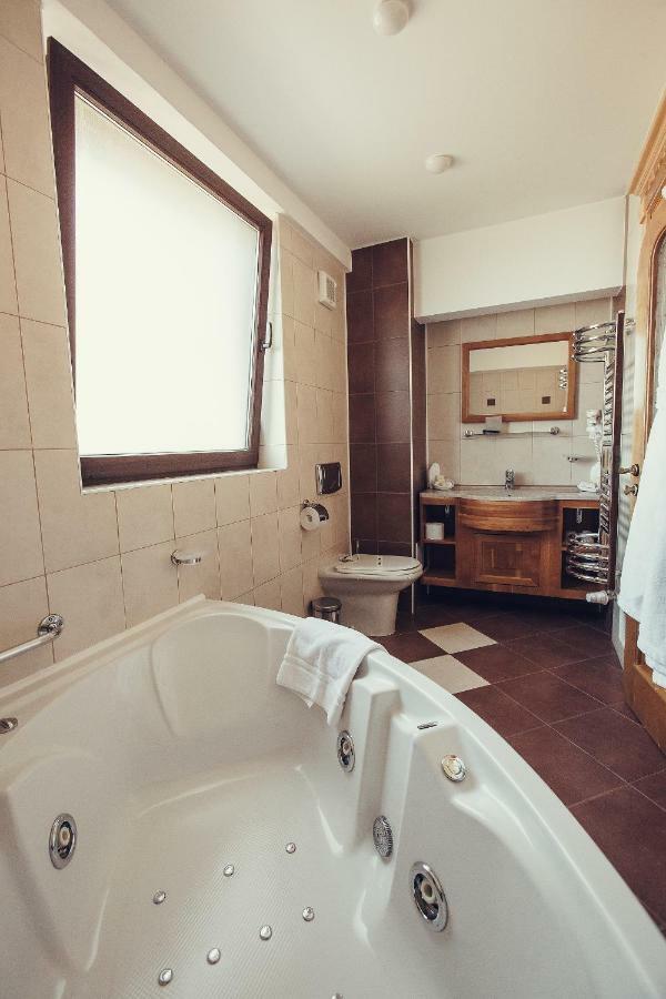 Denisa Boutique Hotel Пояна Брашов Екстериор снимка